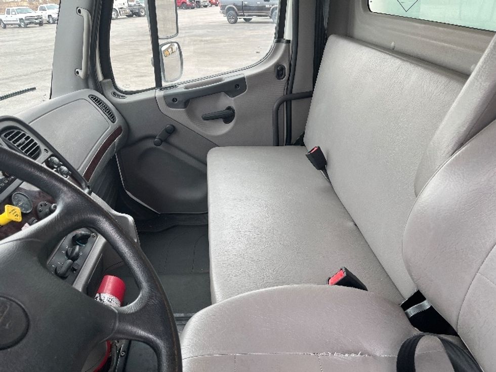 Medium Duty Box Truck-Light and Medium Duty Trucks-Freightliner-2020-M2-Davenport-IA-95,511\n\t\tmiles-$ 65,000 - Image 19