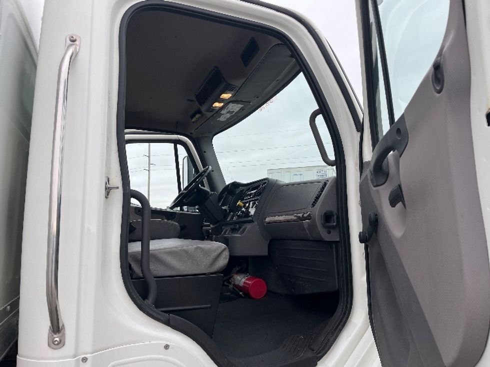 Medium Duty Box Truck-Light and Medium Duty Trucks-Freightliner-2020-M2-Davenport-IA-95,511\n\t\tmiles-$ 65,000 - Image 20
