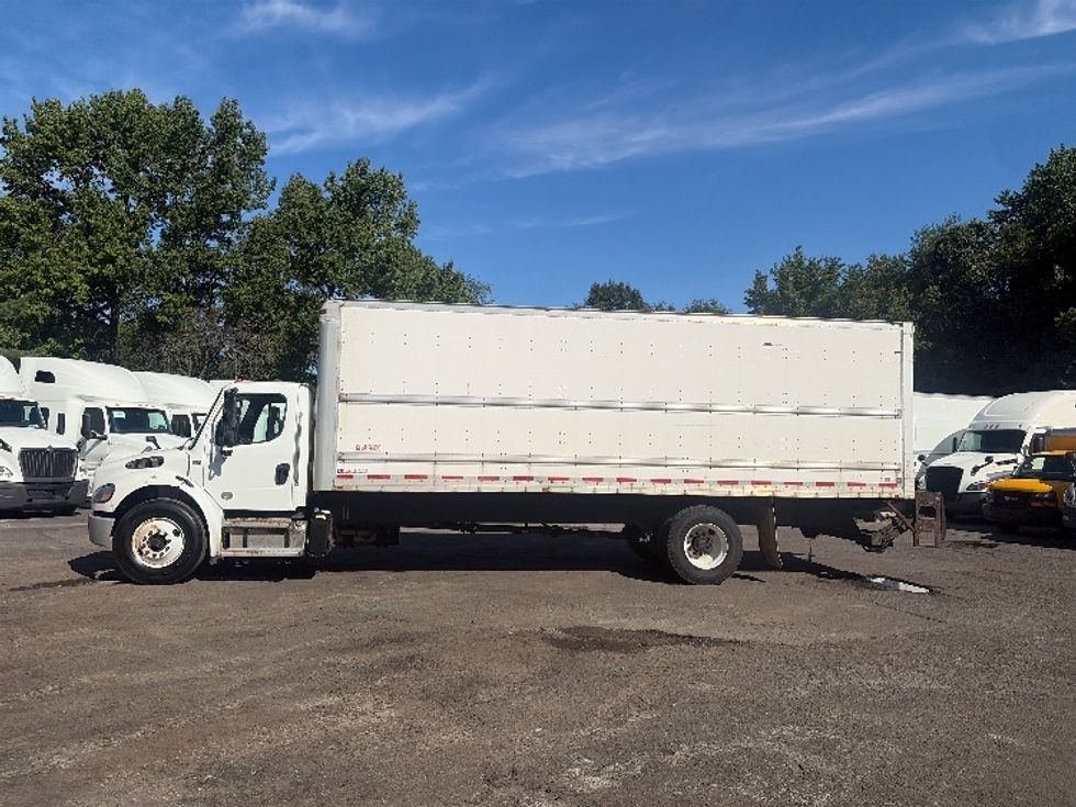 Medium Duty Box Truck-Light and Medium Duty Trucks-Freightliner-2020-M2-Dayton-NJ-114,875\n\t\tmiles-$ 57,000 - Image 4