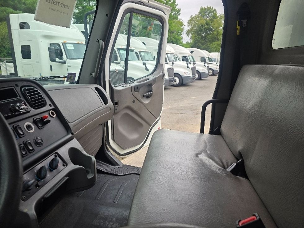 Medium Duty Box Truck-Light and Medium Duty Trucks-Freightliner-2020-M2-Dayton-NJ-114,894\n\t\tmiles-$ 46,500 - Image 19