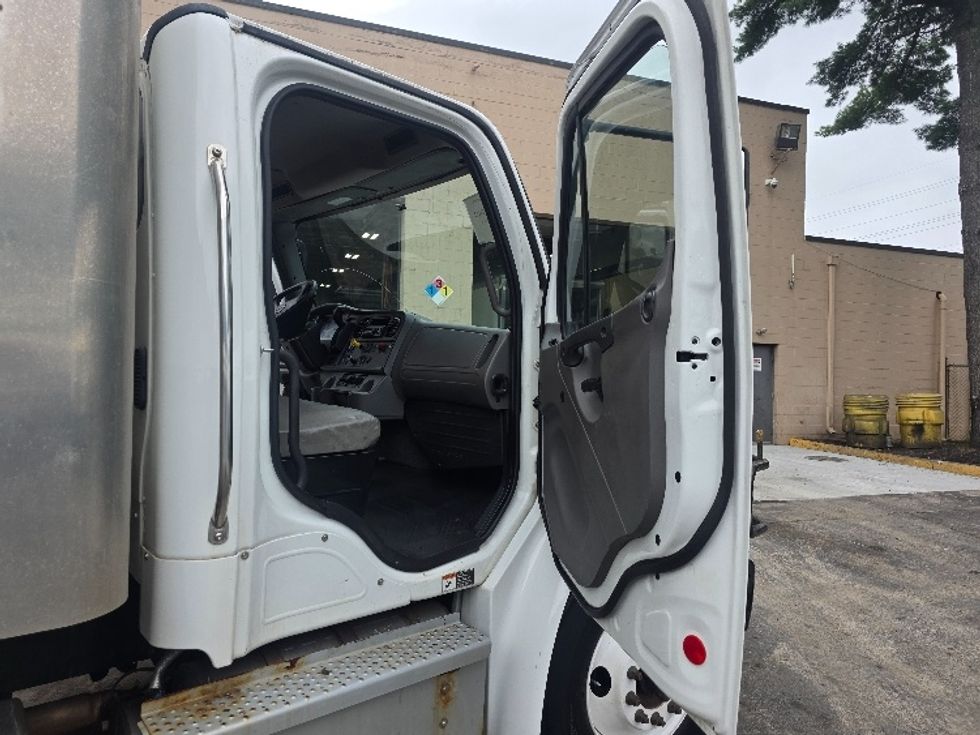 Medium Duty Box Truck-Light and Medium Duty Trucks-Freightliner-2020-M2-Dayton-NJ-114,894\n\t\tmiles-$ 46,500 - Image 20