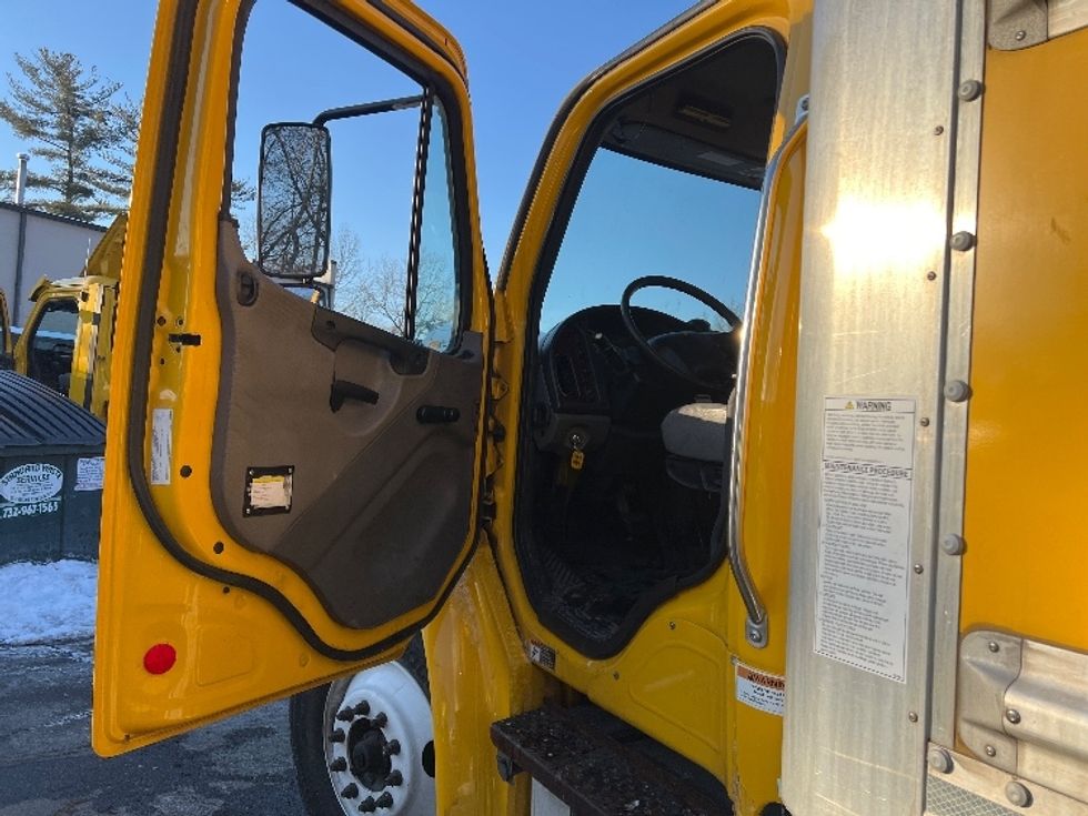 Medium Duty Box Truck-Light and Medium Duty Trucks-Freightliner-2020-M2-Dayton-NJ-129,447\n\t\tmiles-$ 53,500 - Image 16