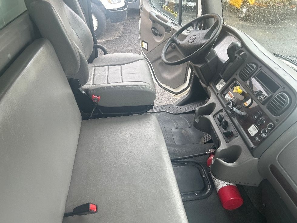 Medium Duty Box Truck-Light and Medium Duty Trucks-Freightliner-2020-M2-Dayton-NJ-140,552\n\t\tmiles-$ 53,500 - Image 21