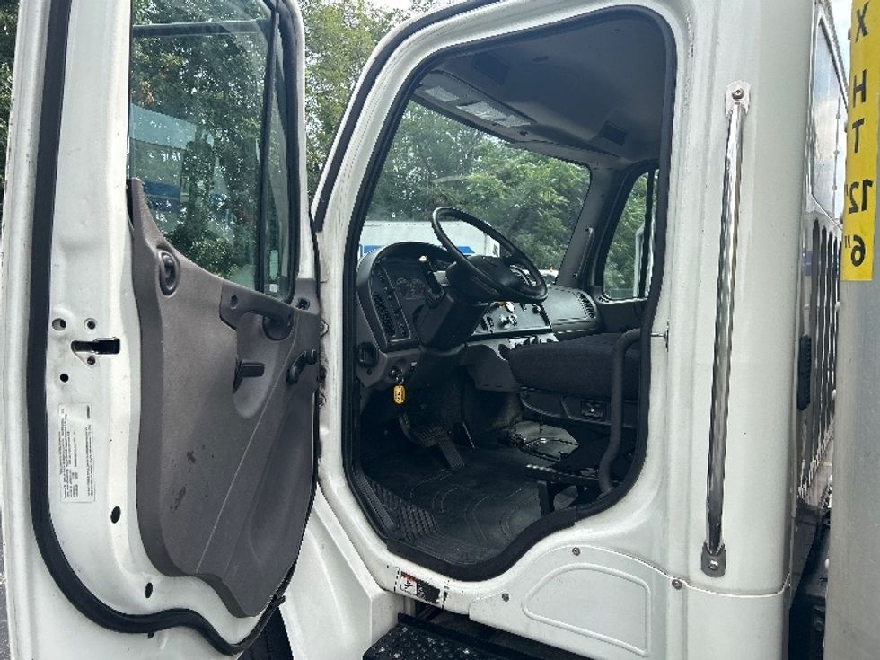 Medium Duty Box Truck-Light and Medium Duty Trucks-Freightliner-2020-M2-Dayton-NJ-256,418\n\t\tmiles-$ 44,250 - Image 16