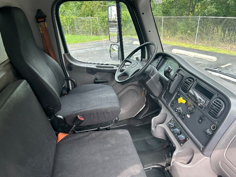 Medium Duty Box Truck-Light and Medium Duty Trucks-Freightliner-2020-M2-Dayton-NJ-256,418\n\t\tmiles-$ 44,250 - Image 22