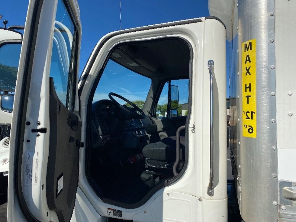 Medium Duty Box Truck-Light and Medium Duty Trucks-Freightliner-2020-M2-Dayton-NJ-266,412\n\t\tmiles-$ 42,750 - Image 16
