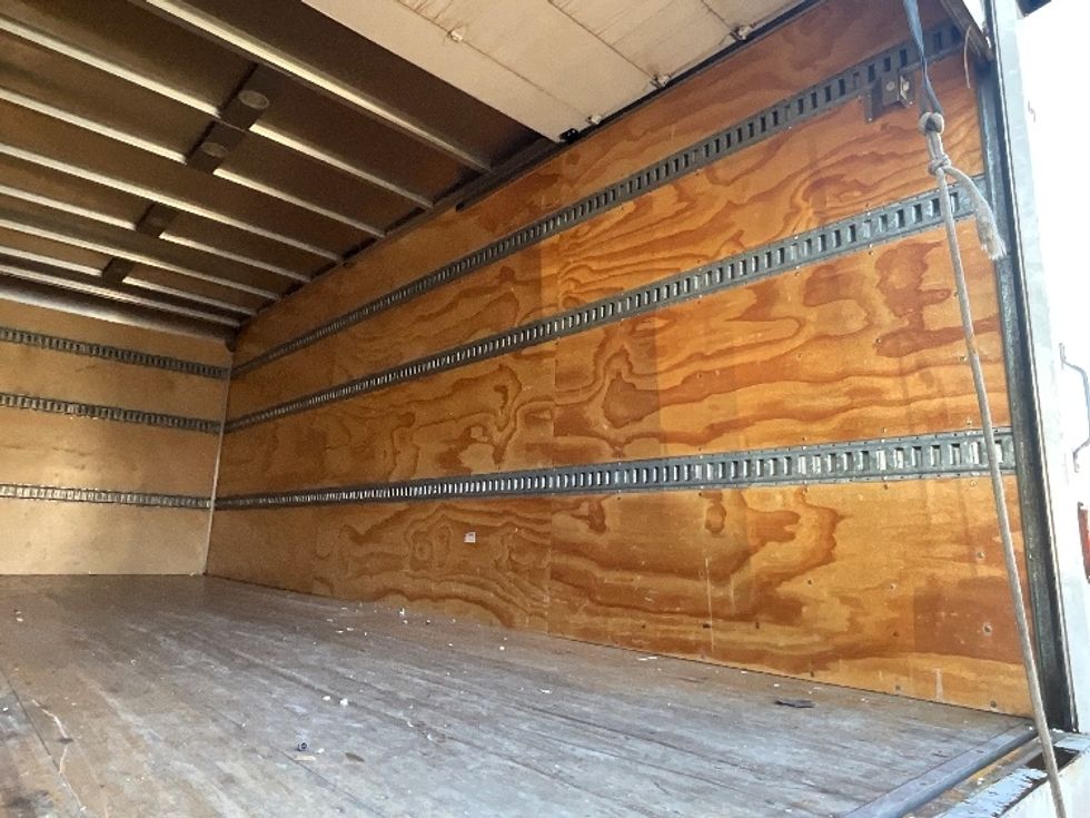 Medium Duty Box Truck-Light and Medium Duty Trucks-Freightliner-2020-M2-Delta-BC-121,027\n\t\tkm-$ 70,250 - Image 11