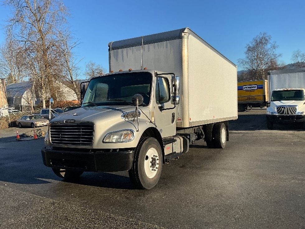 Medium Duty Box Truck-Light and Medium Duty Trucks-Freightliner-2020-M2-Delta-BC-121,027\n\t\tkm-$ 70,250 - Image 3
