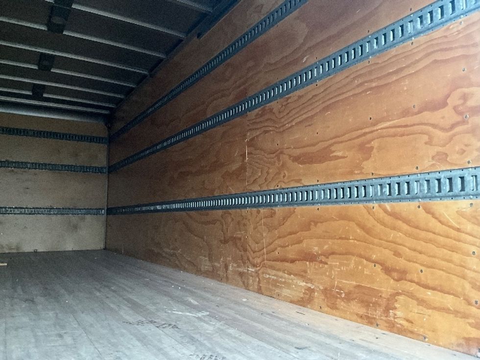 Medium Duty Box Truck-Light and Medium Duty Trucks-Freightliner-2020-M2-Delta-BC-77,981\n\t\tkm-$ 77,750 - Image 11