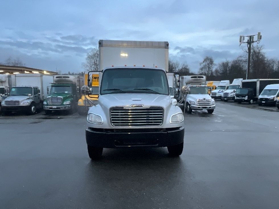 Medium Duty Box Truck-Light and Medium Duty Trucks-Freightliner-2020-M2-Delta-BC-77,981\n\t\tkm-$ 77,750 - Image 2