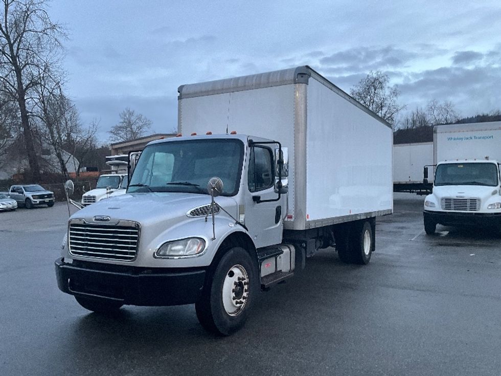 Medium Duty Box Truck-Light and Medium Duty Trucks-Freightliner-2020-M2-Delta-BC-77,981\n\t\tkm-$ 77,750 - Image 3