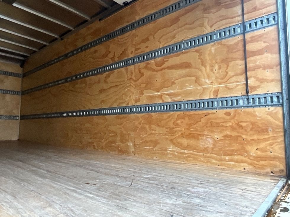 Medium Duty Box Truck-Light and Medium Duty Trucks-Freightliner-2020-M2-Delta-BC-81,802\n\t\tkm-$ 73,250 - Image 11