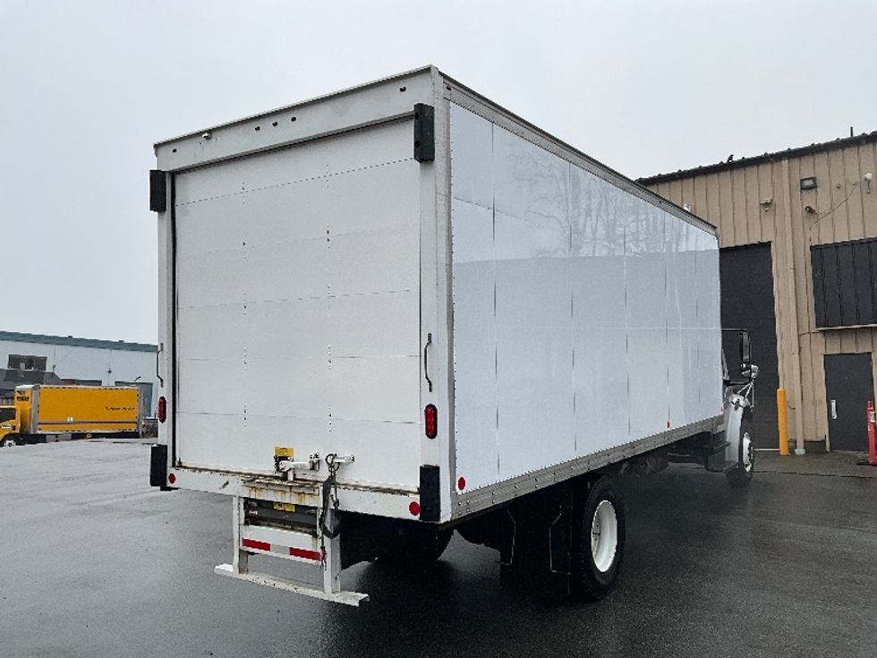 Medium Duty Box Truck-Light and Medium Duty Trucks-Freightliner-2020-M2-Delta-BC-81,802\n\t\tkm-$ 73,250 - Image 12