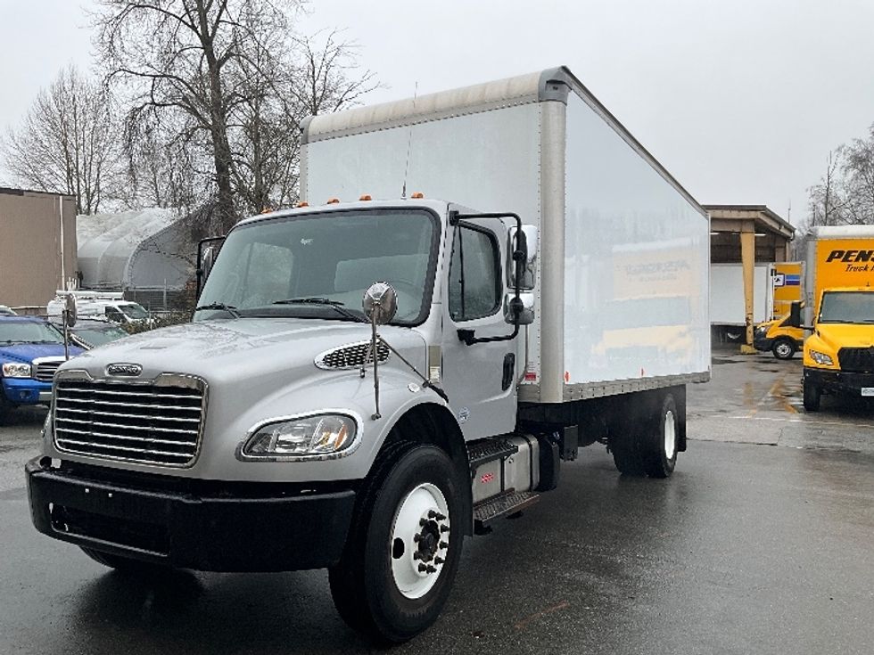 Medium Duty Box Truck-Light and Medium Duty Trucks-Freightliner-2020-M2-Delta-BC-81,802\n\t\tkm-$ 73,250 - Image 3