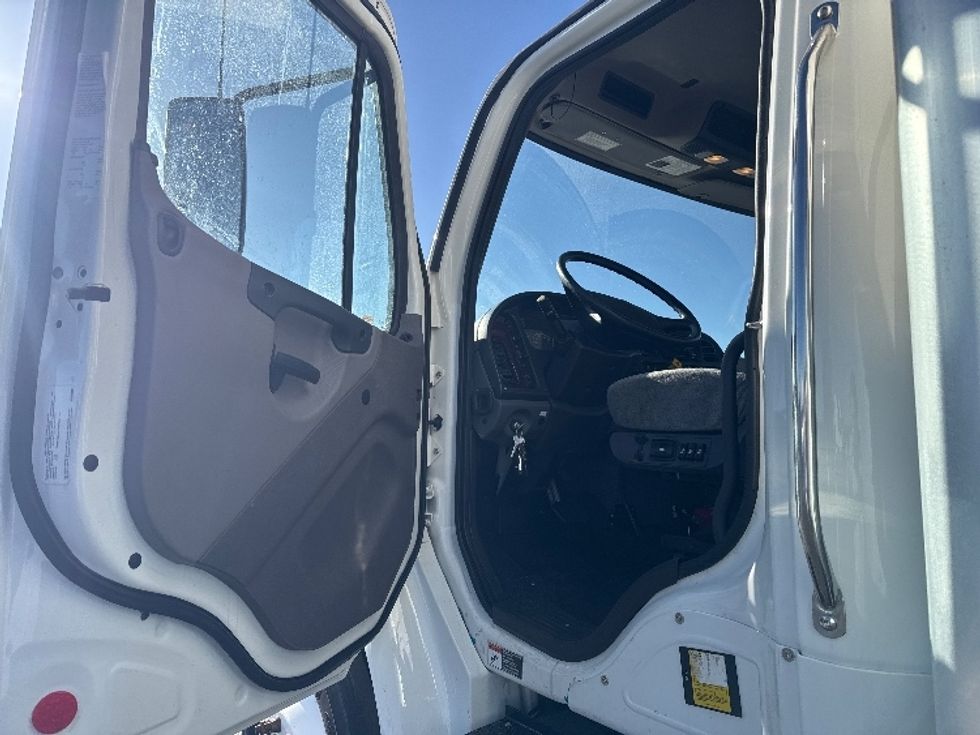 Medium Duty Box Truck-Light and Medium Duty Trucks-Freightliner-2020-M2-Denver-CO-103,969\n\t\tmiles-$ 61,250 - Image 16