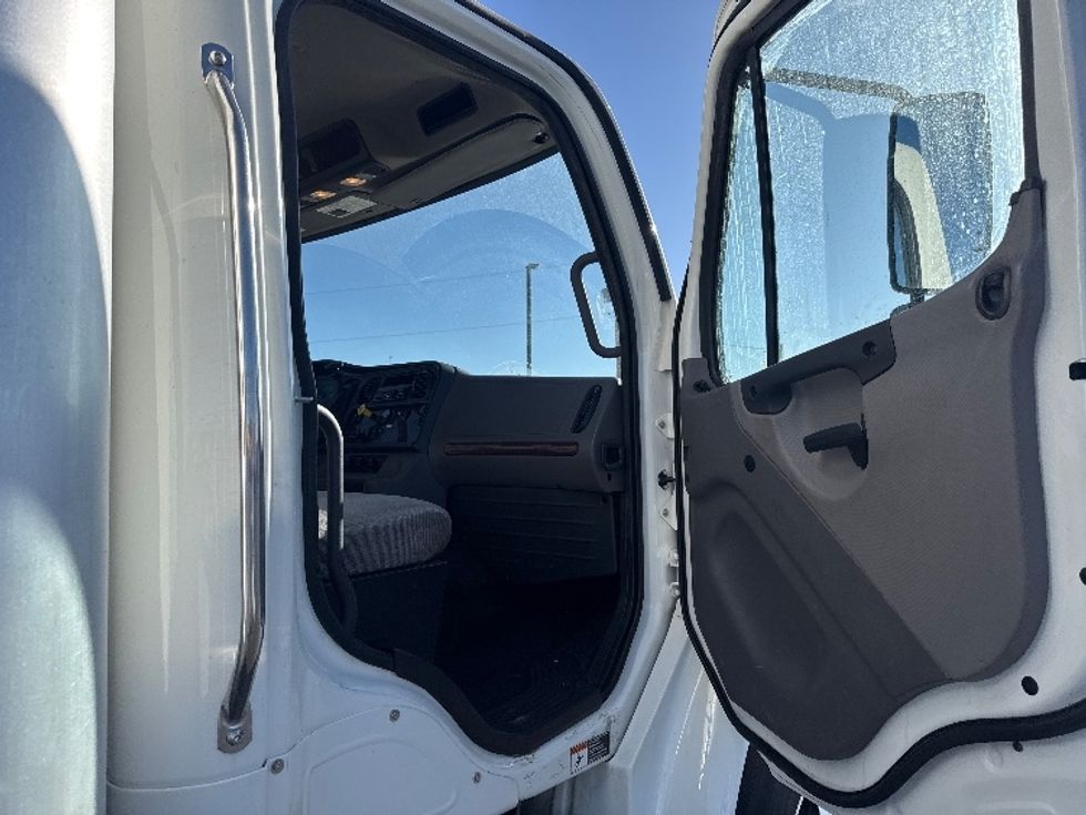Medium Duty Box Truck-Light and Medium Duty Trucks-Freightliner-2020-M2-Denver-CO-103,969\n\t\tmiles-$ 61,250 - Image 20