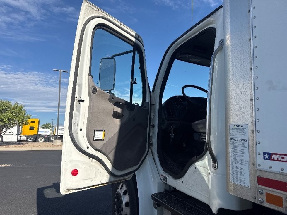 Medium Duty Box Truck-Light and Medium Duty Trucks-Freightliner-2020-M2-Denver-CO-221,934\n\t\tmiles-$ 38,250 - Image 16