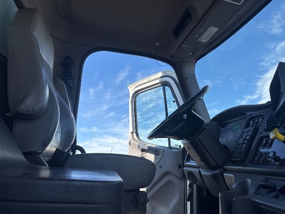 Medium Duty Box Truck-Light and Medium Duty Trucks-Freightliner-2020-M2-Denver-CO-221,934\n\t\tmiles-$ 38,250 - Image 22