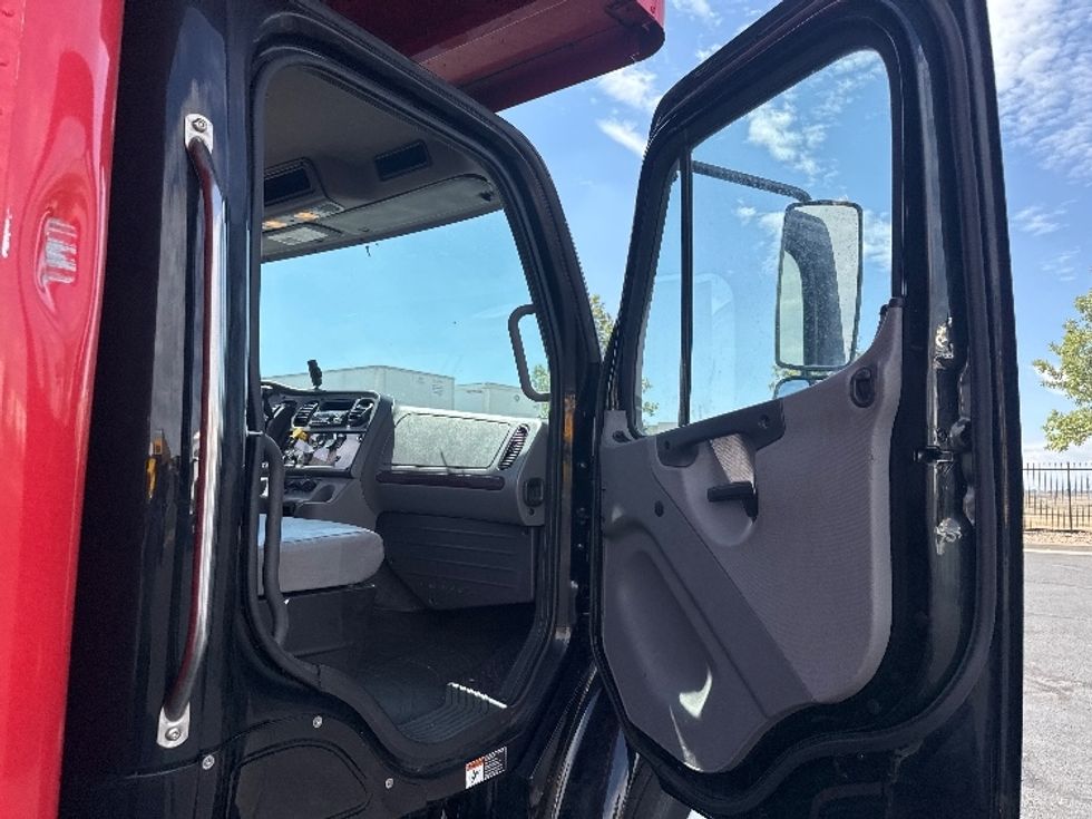 Medium Duty Box Truck-Light and Medium Duty Trucks-Freightliner-2020-M2-Denver-CO-90,737\n\t\tmiles-$ 78,250 - Image 20