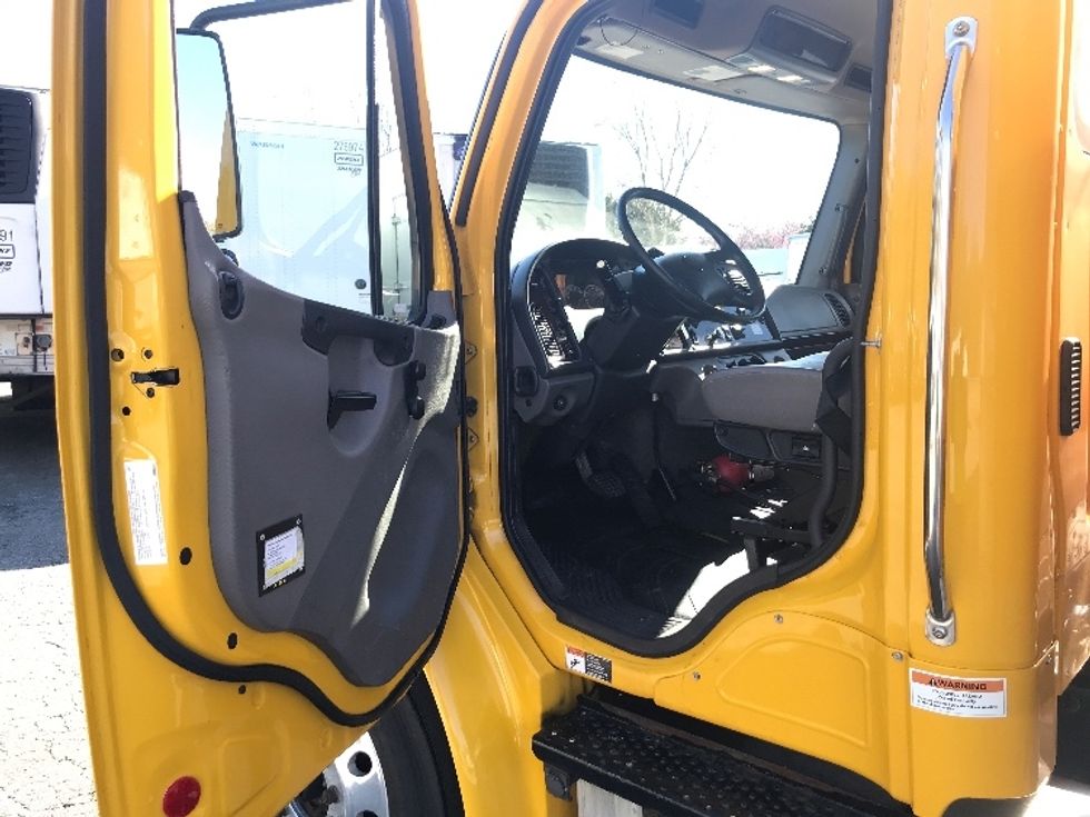 Medium Duty Box Truck-Light and Medium Duty Trucks-Freightliner-2020-M2-Duluth-GA-127,227\n\t\tmiles-$ 59,750 - Image 16