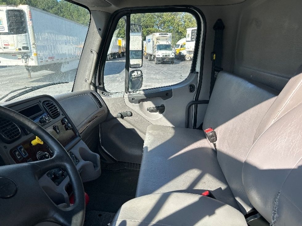 Medium Duty Box Truck-Light and Medium Duty Trucks-Freightliner-2020-M2-Duluth-GA-148,917\n\t\tmiles-$ 60,000 - Image 19