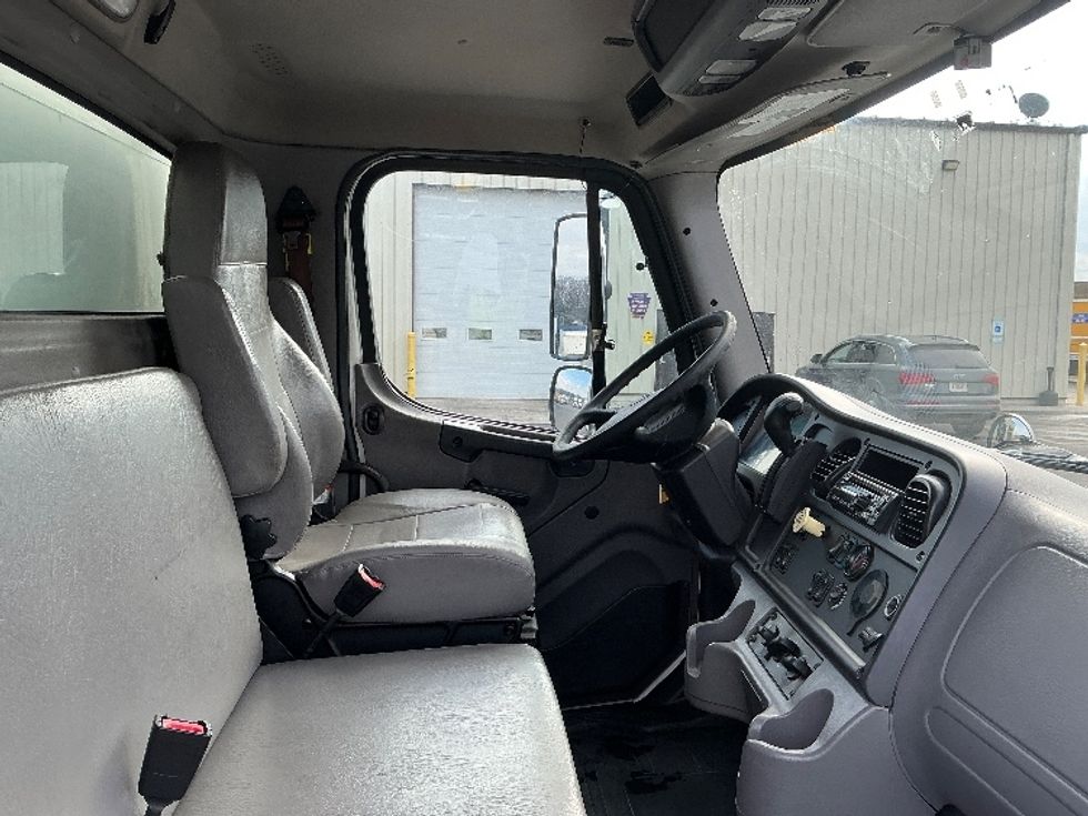 Medium Duty Box Truck-Light and Medium Duty Trucks-Freightliner-2020-M2-Duncansville-PA-223,540\n\t\tmiles-$ 43,000 - Image 22