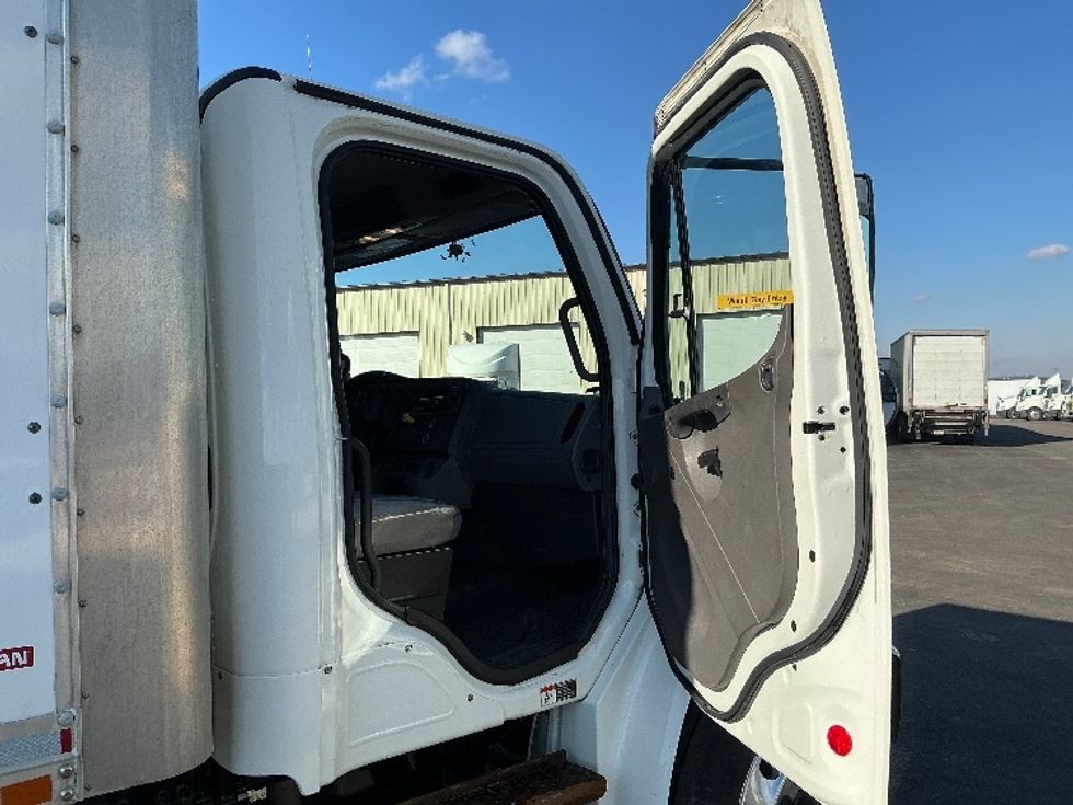 Medium Duty Box Truck-Light and Medium Duty Trucks-Freightliner-2020-M2-Duncansville-PA-238,450\n\t\tmiles-$ 41,000 - Image 19