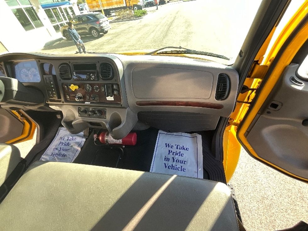 Medium Duty Box Truck-Light and Medium Duty Trucks-Freightliner-2020-M2-East Chicago-IN-158,083\n\t\tmiles-$ 50,500 - Image 20