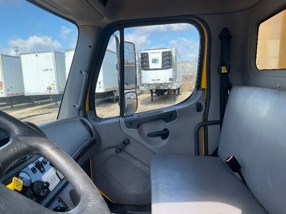 Medium Duty Box Truck-Light and Medium Duty Trucks-Freightliner-2020-M2-East Chicago-IN-176,075\n\t\tmiles-$ 15,500 - Image 14