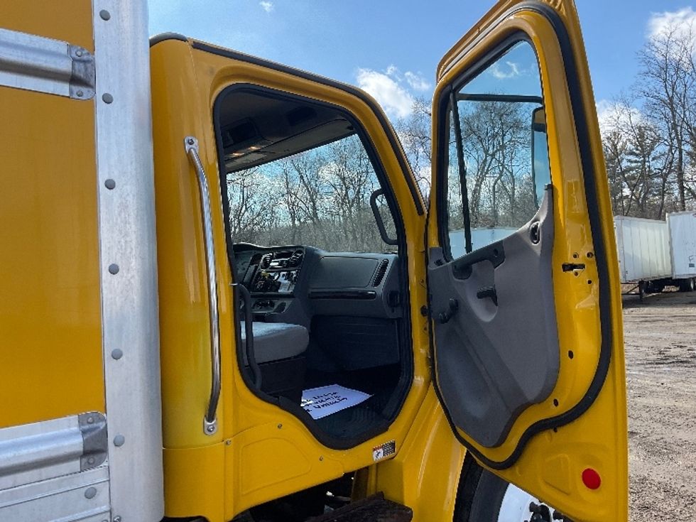 Medium Duty Box Truck-Light and Medium Duty Trucks-Freightliner-2020-M2-East Chicago-IN-176,075\n\t\tmiles-$ 15,500 - Image 15