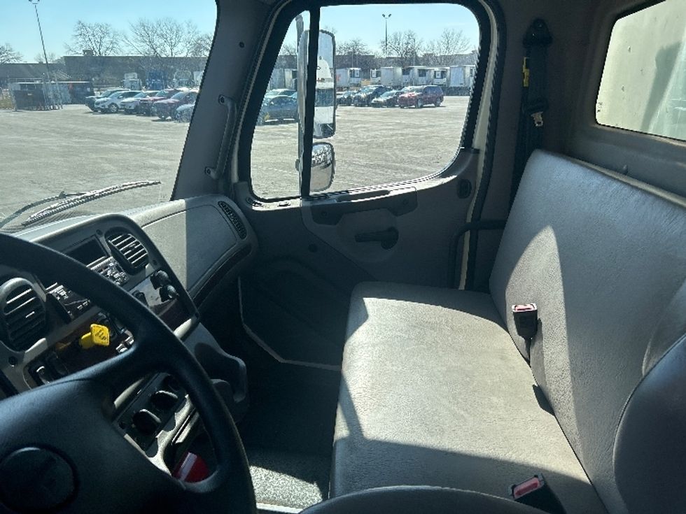 Medium Duty Box Truck-Light and Medium Duty Trucks-Freightliner-2020-M2-East Chicago-IN-176,286\n\t\tmiles-$ 56,500 - Image 19