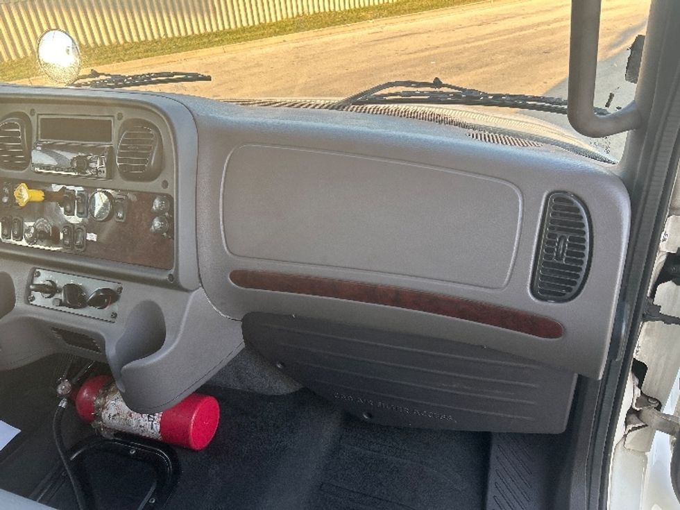 Medium Duty Box Truck-Light and Medium Duty Trucks-Freightliner-2020-M2-East Chicago-IN-289,625\n\t\tmiles-$ 26,750 - Image 20