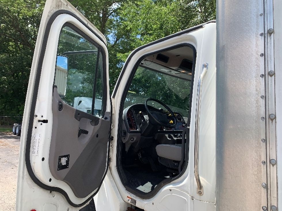 Medium Duty Box Truck-Light and Medium Duty Trucks-Freightliner-2020-M2-East Liberty-OH-84,166\n\t\tmiles-$ 68,750 - Image 16