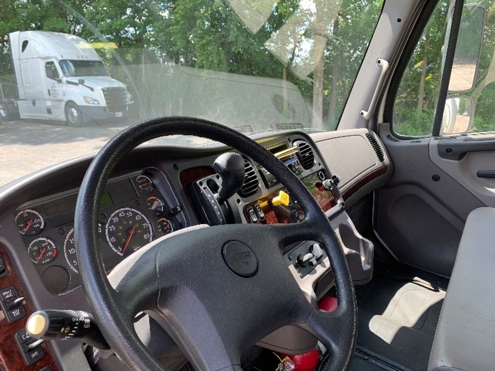 Medium Duty Box Truck-Light and Medium Duty Trucks-Freightliner-2020-M2-East Liberty-OH-84,166\n\t\tmiles-$ 68,750 - Image 17