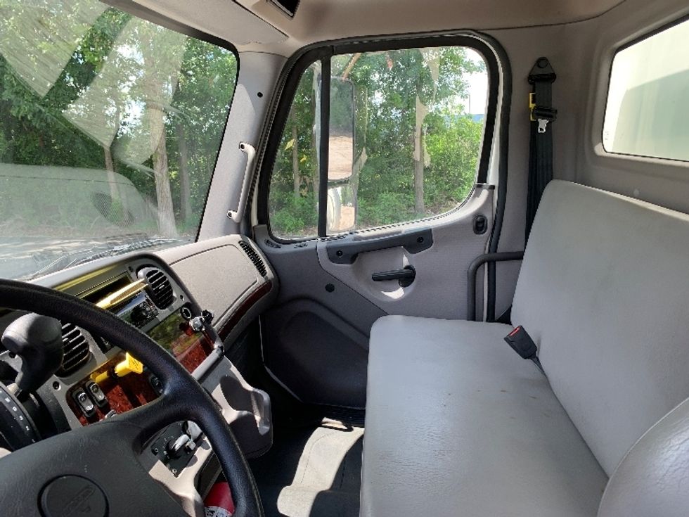 Medium Duty Box Truck-Light and Medium Duty Trucks-Freightliner-2020-M2-East Liberty-OH-84,166\n\t\tmiles-$ 68,750 - Image 19