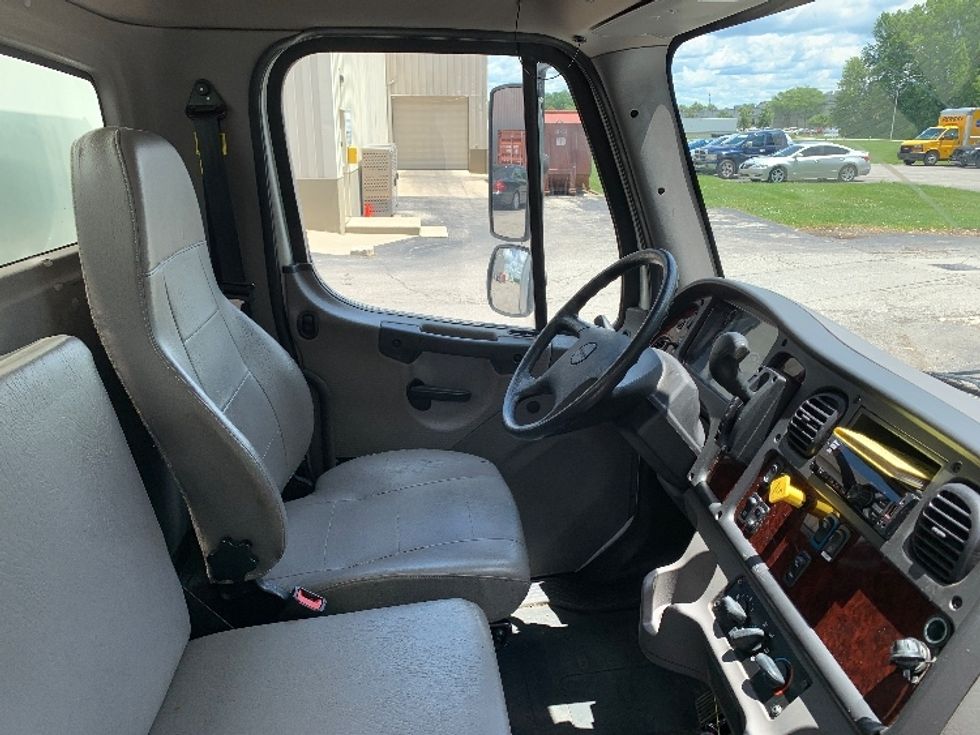 Medium Duty Box Truck-Light and Medium Duty Trucks-Freightliner-2020-M2-East Liberty-OH-84,166\n\t\tmiles-$ 68,750 - Image 22