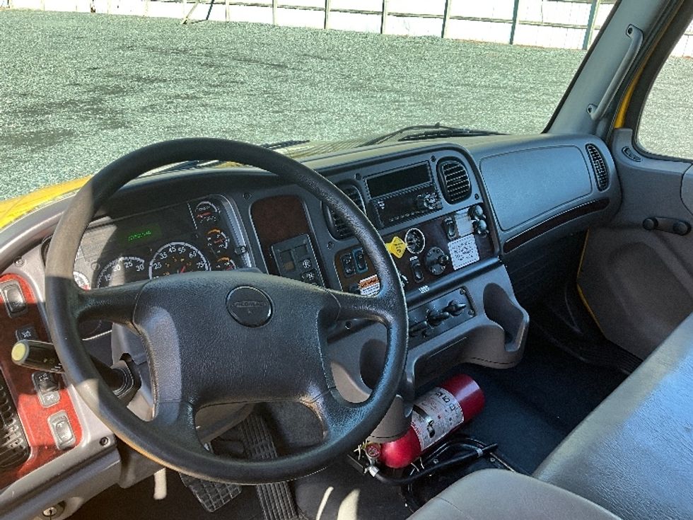 Medium Duty Box Truck-Light and Medium Duty Trucks-Freightliner-2020-M2-Eden-MD-157,581\n\t\tmiles-$ 43,500 - Image 17