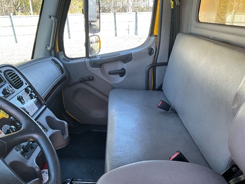 Medium Duty Box Truck-Light and Medium Duty Trucks-Freightliner-2020-M2-Eden-MD-157,581\n\t\tmiles-$ 43,500 - Image 19