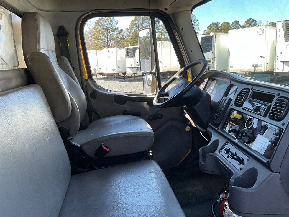 Medium Duty Box Truck-Light and Medium Duty Trucks-Freightliner-2020-M2-Eden-MD-157,581\n\t\tmiles-$ 43,500 - Image 22