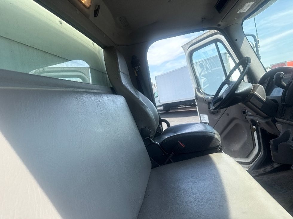 Medium Duty Box Truck-Light and Medium Duty Trucks-Freightliner-2020-M2-Eden-MD-249,537\n\t\tmiles-$ 40,750 - Image 21