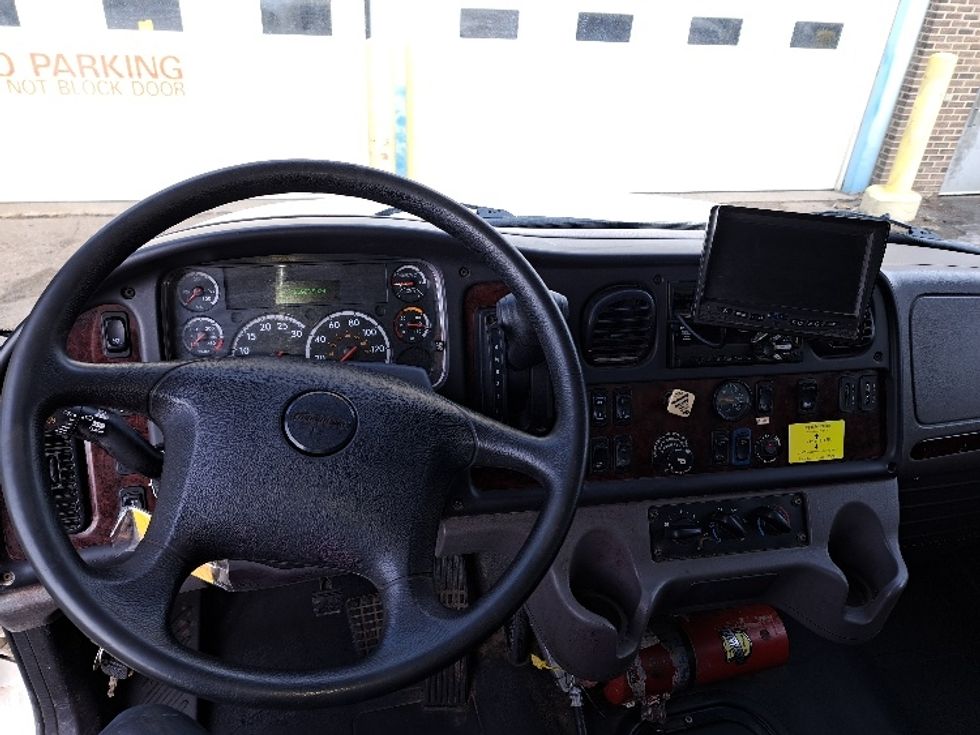 Medium Duty Box Truck-Light and Medium Duty Trucks-Freightliner-2020-M2-Edmonton-AB-125,845\n\t\tkm-$ 84,000 - Image 18