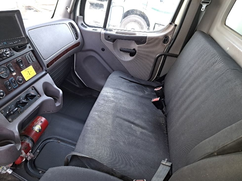 Medium Duty Box Truck-Light and Medium Duty Trucks-Freightliner-2020-M2-Edmonton-AB-125,845\n\t\tkm-$ 84,000 - Image 19