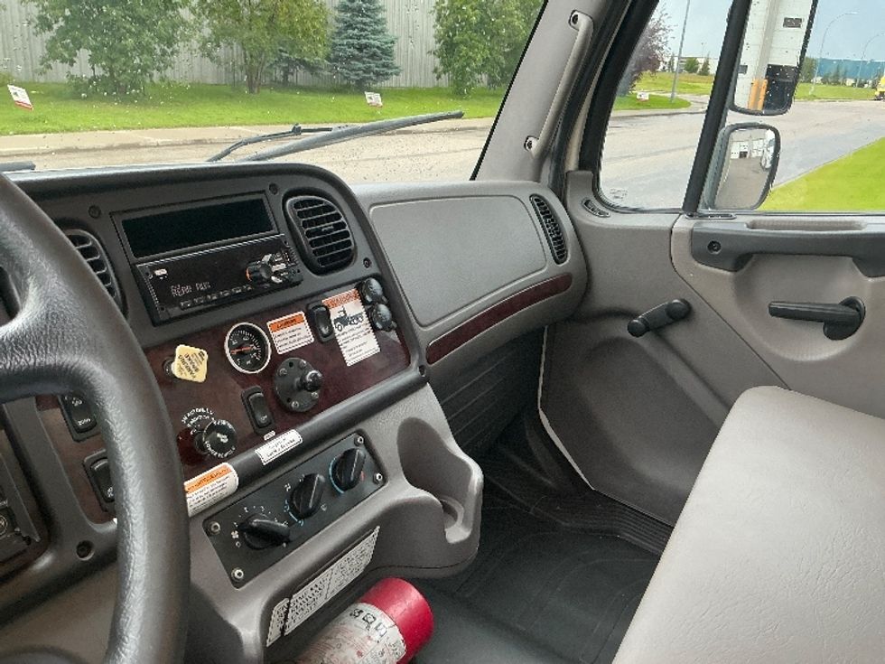 Medium Duty Box Truck-Light and Medium Duty Trucks-Freightliner-2020-M2-Edmonton-AB-251,888\n\t\tkm-$ 66,250 - Image 19
