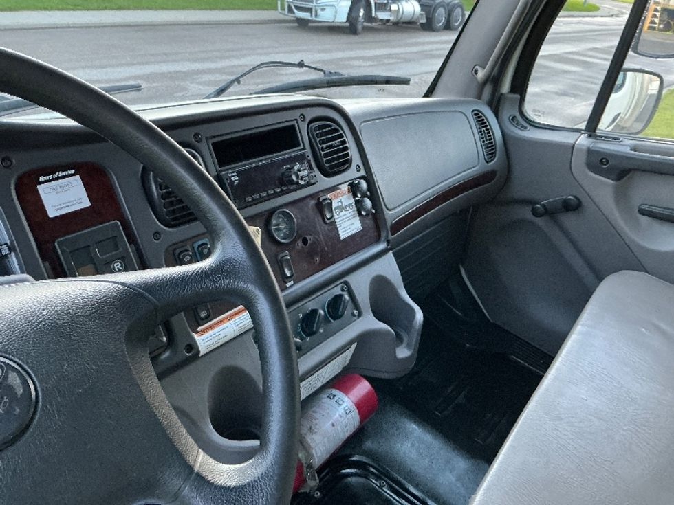 Medium Duty Box Truck-Light and Medium Duty Trucks-Freightliner-2020-M2-Edmonton-AB-273,048\n\t\tkm-$ 64,000 - Image 19