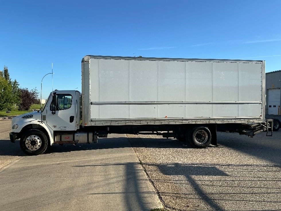 Medium Duty Box Truck-Light and Medium Duty Trucks-Freightliner-2020-M2-Edmonton-AB-286,355\n\t\tkm-$ 63,250 - Image 4