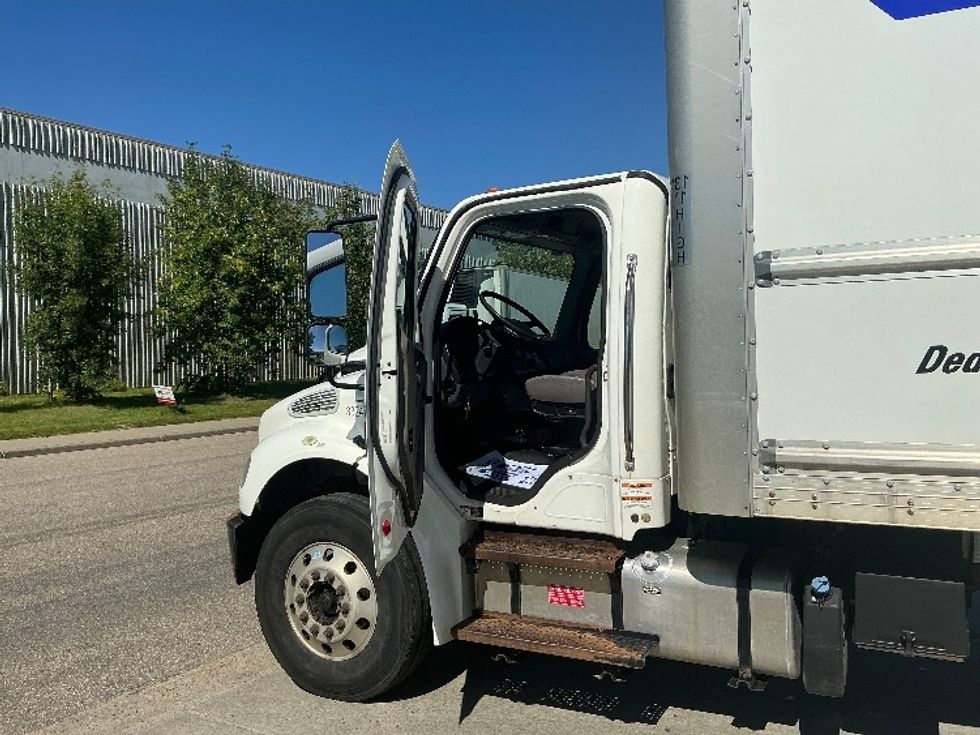 Medium Duty Box Truck-Light and Medium Duty Trucks-Freightliner-2020-M2-Edmonton-AB-306,951\n\t\tkm-$ 60,250 - Image 16