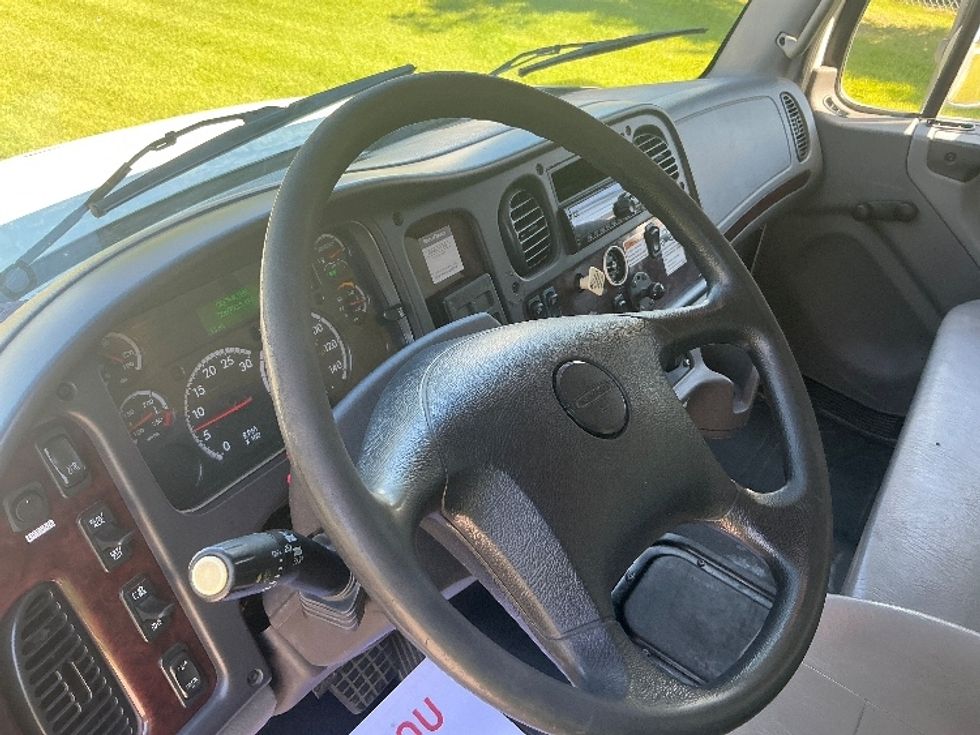 Medium Duty Box Truck-Light and Medium Duty Trucks-Freightliner-2020-M2-Edmonton-AB-306,951\n\t\tkm-$ 60,250 - Image 17