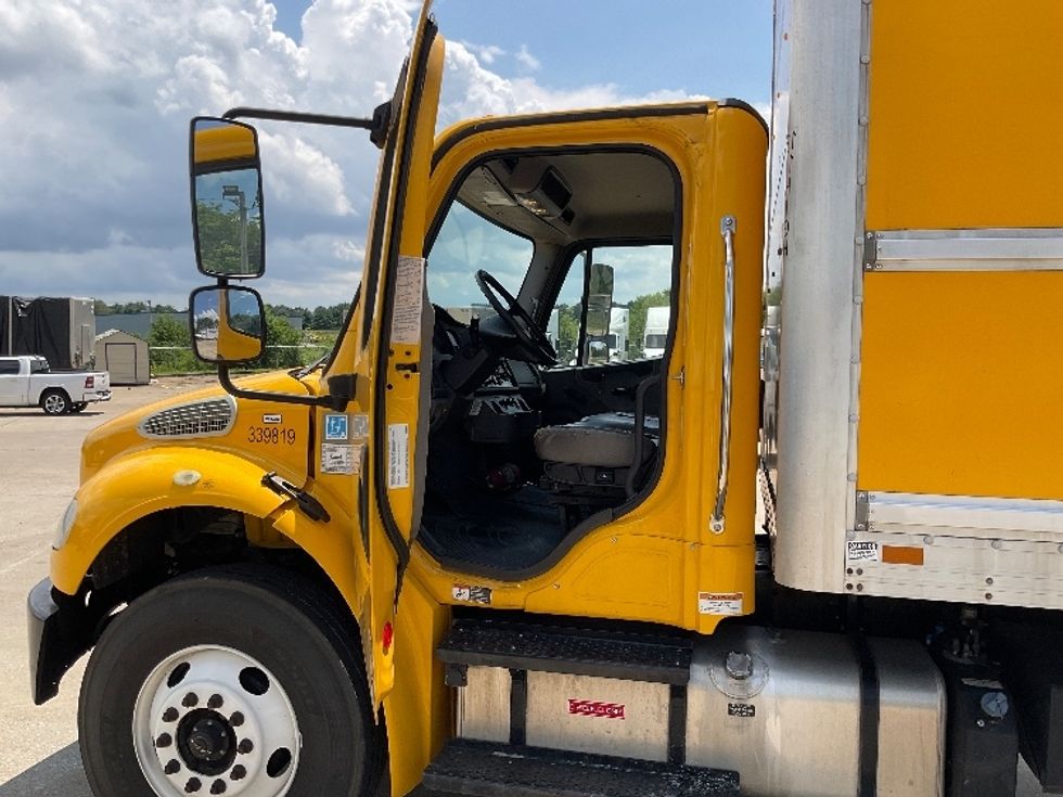 Medium Duty Box Truck-Light and Medium Duty Trucks-Freightliner-2020-M2-Elizabethtown-KY-172,697\n\t\tmiles-$ 43,000 - Image 16