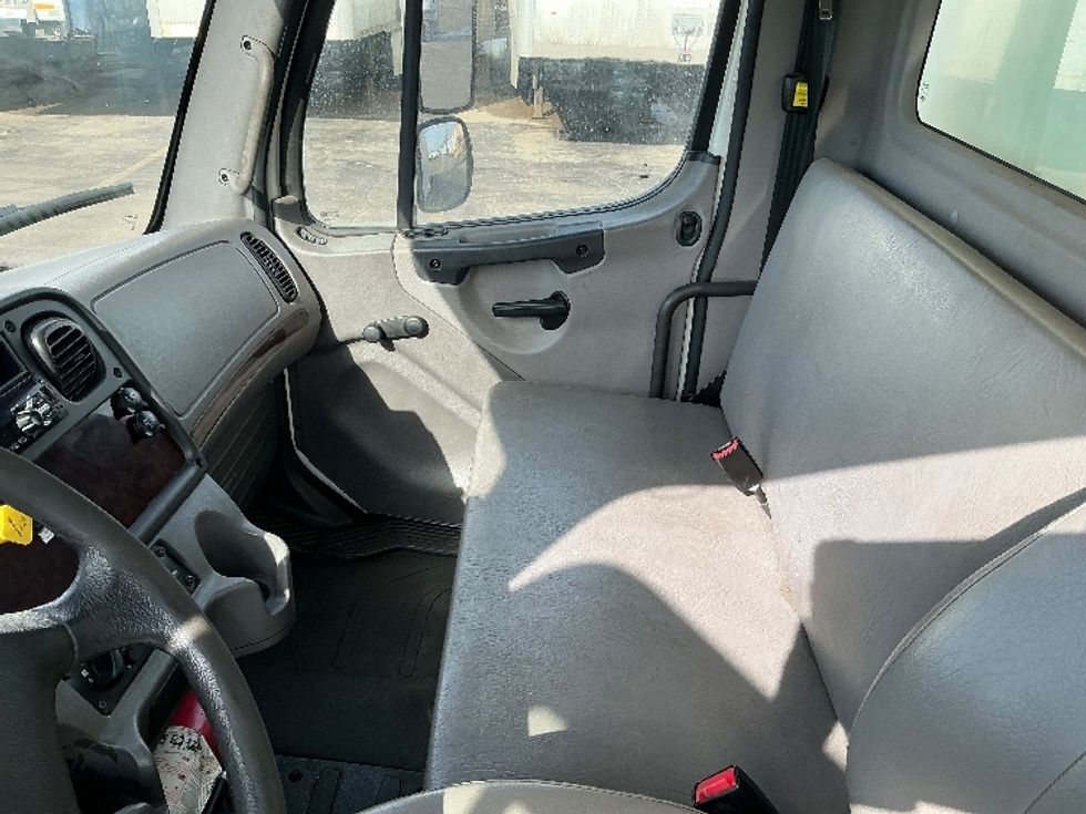 Medium Duty Box Truck-Light and Medium Duty Trucks-Freightliner-2020-M2-Elkhart-IN-172,106\n\t\tmiles-$ 48,750 - Image 18