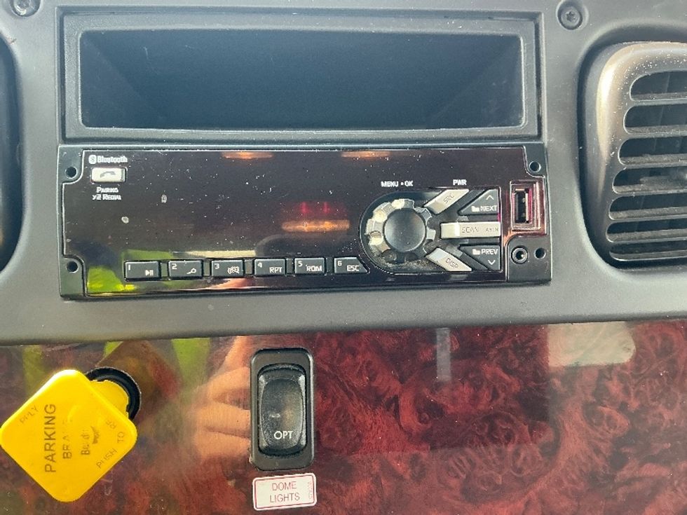 Medium Duty Box Truck-Light and Medium Duty Trucks-Freightliner-2020-M2-Elkhart-IN-172,106\n\t\tmiles-$ 48,750 - Image 24